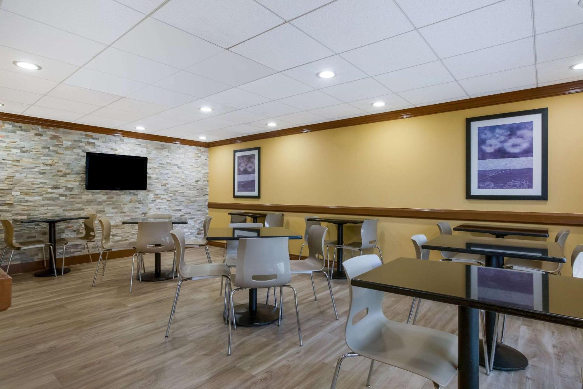 Quality Inn Near Princeton Lawrence Exterior foto